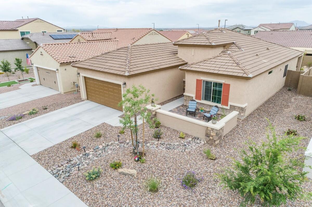 Desert front yard landscape design in Gilbert, AZ